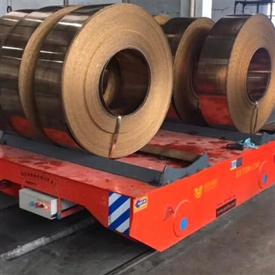 Quels types d'équipements de manutention sont couramment utilisés dans les ac...